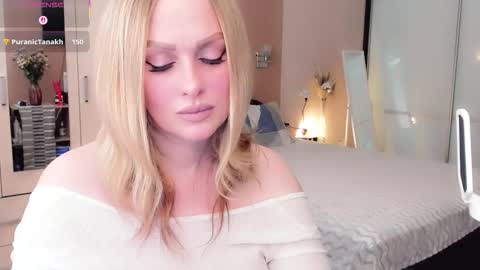 Snapshot of libby_nora chatting on February 12, 10:32 am Libby online show from February 12, 10:32 am