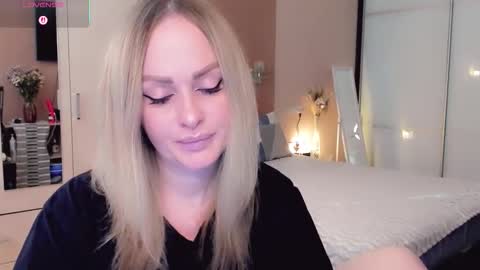 Snapshot of libby_nora chatting on February 24, 9:40 am Libby online show from February 24, 9:40 am