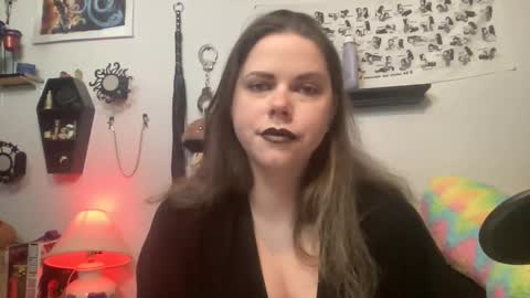 Libby Deetz online show from December 2, 3:45 am