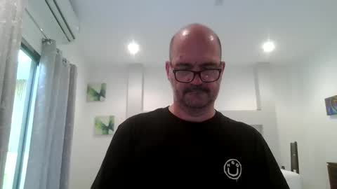 Snapshot of libertarians1972 chatting on October 29, 6:04 am Cockcentric online show from October 29, 6:04 am