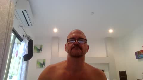 Snapshot of libertarians1972 chatting on November 4, 6:23 am Cockcentric online show from November 4, 6:23 am