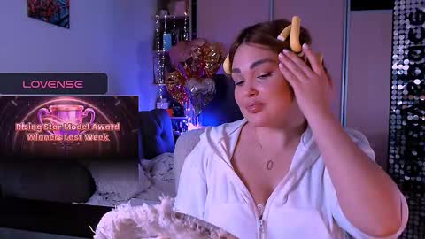 libra_mia online show from December 1, 6:51 am