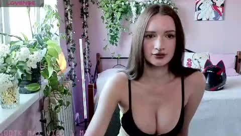 Welcome guys in my room Im Claire online show from May 9, 12:54 pm