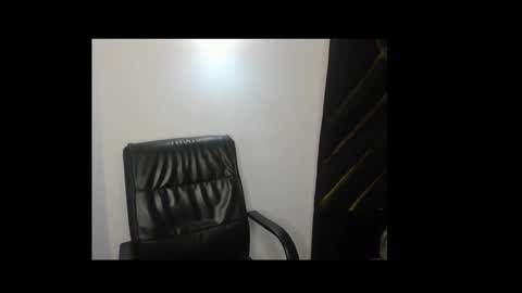 Snapshot of lick_pussyjuice chatting on February 17, 7:58 am kimani online show from February 17, 7:58 am