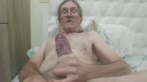 Snapshot of lickittostickit chatting on January 11, 8:11 am lickittostickit online show from January 11, 8:11 am
