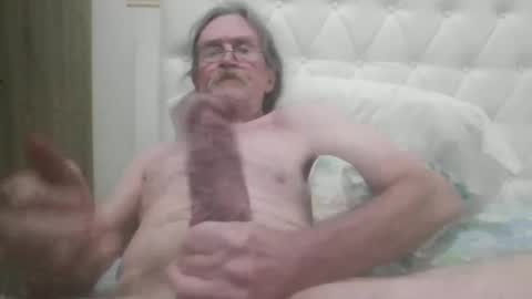 Snapshot of lickittostickit chatting on January 15, 11:32 am lickittostickit online show from January 15, 11:32 am
