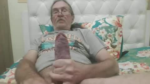 Snapshot of lickittostickit chatting on January 24, 4:16 am lickittostickit online show from January 24, 4:16 am
