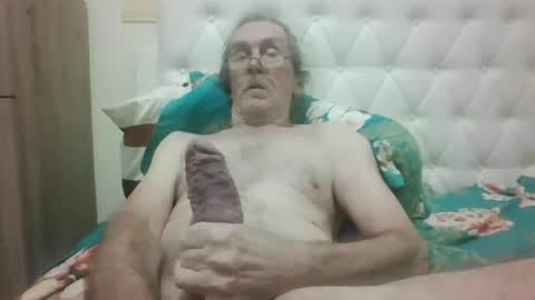 Snapshot of lickittostickit chatting on February 3, 5:51 am lickittostickit online show from February 3, 5:51 am