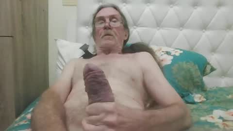 Snapshot of lickittostickit chatting on February 14, 11:42 am lickittostickit online show from February 14, 11:42 am
