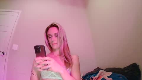 Snapshot of lickmehere69 chatting on October 7, 11:02 pm Summer Skye online show from October 7, 11:02 pm