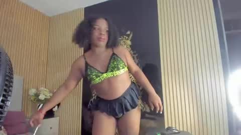 Snapshot of licyevans chatting on June 20, 7:38 pm licy online show from June 20, 7:38 pm