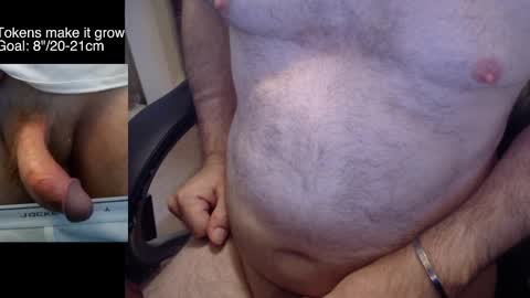 Snapshot of liebestool008 chatting on October 31, 3:18 am 8curve online show from October 31, 3:18 am