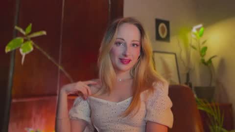 Snapshot of lierie chatting on February 25, 6:39 pm its my birthday today so im offline but id be so happy if you felt like sending me a birthday love while im away online show from February 25, 6:39 pm