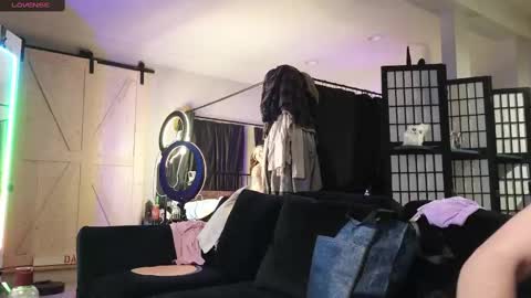 Snapshot of light_bringer_studios chatting on March 1, 2:59 am Light Bringer Studios online show from March 1, 2:59 am