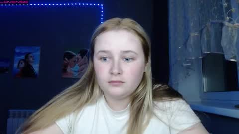 Snapshot of light_lunaa chatting on October 24, 12:56 pm light_lunaa online show from October 24, 12:56 pm