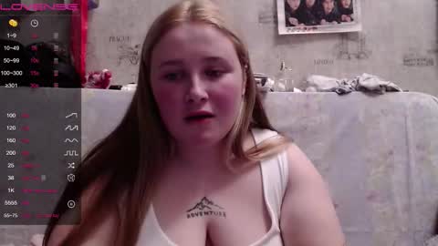 Snapshot of light_lunaa chatting on October 28, 3:04 pm light_lunaa online show from October 28, 3:04 pm