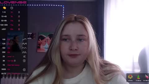 Snapshot of light_lunaa chatting on November 2, 8:06 am light_lunaa online show from November 2, 8:06 am