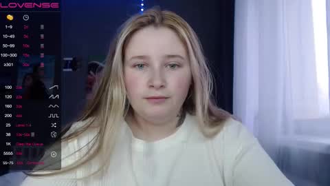 Snapshot of light_lunaa chatting on November 3, 10:05 am light_lunaa online show from November 3, 10:05 am