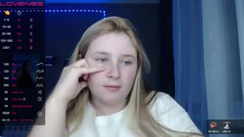 Snapshot of light_lunaa chatting on November 4, 12:04 pm light_lunaa online show from November 4, 12:04 pm