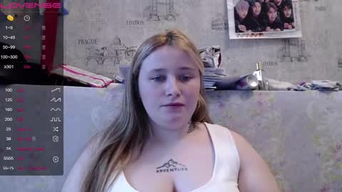 Snapshot of light_lunaa chatting on November 12, 7:20 am light_lunaa online show from November 12, 7:20 am