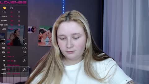 Snapshot of light_lunaa chatting on November 13, 2:05 pm light_lunaa online show from November 13, 2:05 pm
