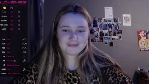 Snapshot of light_lunaa chatting on November 22, 3:22 pm light_lunaa online show from November 22, 3:22 pm