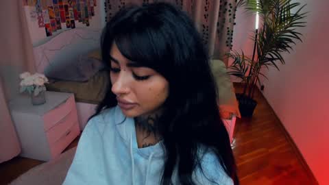 Snapshot of light_my_f1re chatting on February 12, 6:19 am Melissa online show from February 12, 6:19 am