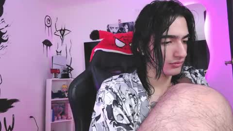 Snapshot of lightning_ezio chatting on December 19, 4:19 am Ezio online show from December 19, 4:19 am