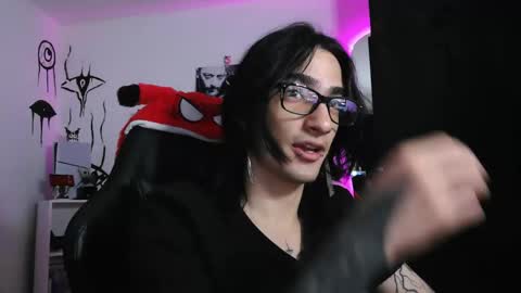 Snapshot of lightning_ezio chatting on December 20, 4:41 am Ezio online show from December 20, 4:41 am