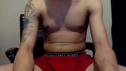 Snapshot of lightskinfreak317 chatting on December 9, 11:24 pm CUM HAVE FUN HELP ME CUM online show from December 9, 11:24 pm