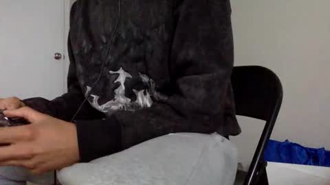 Snapshot of lightskinfreak317 chatting on February 19, 9:58 pm CUM HAVE FUN HELP ME CUM online show from February 19, 9:58 pm