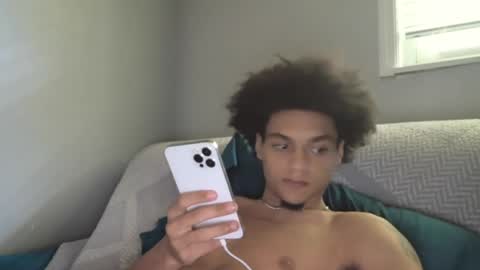 lightskinwithgirth online show from April 3, 7:01 pm