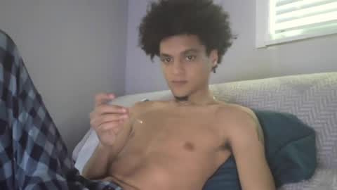 lightskinwithgirth online show from April 15, 7:32 pm