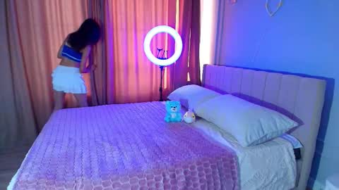 Lihn Pham online show from November 23, 3:28 am