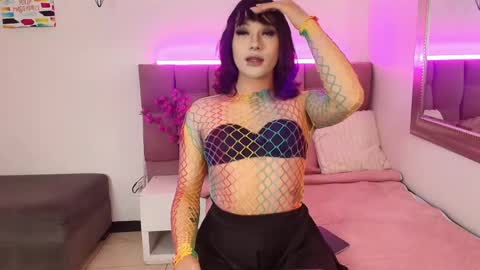 Liiaa Sweett  online show from May 13, 12:24 pm