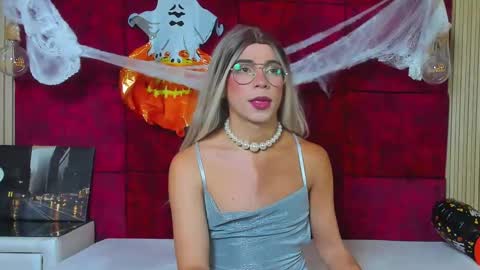 Snapshot of liiacollins chatting on October 27, 7:51 pm liiacollins online show from October 27, 7:51 pm