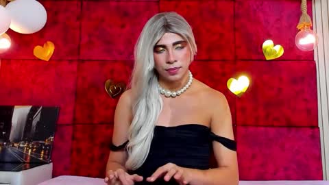 Snapshot of liiacollins chatting on December 18, 10:49 pm liiacollins online show from December 18, 10:49 pm