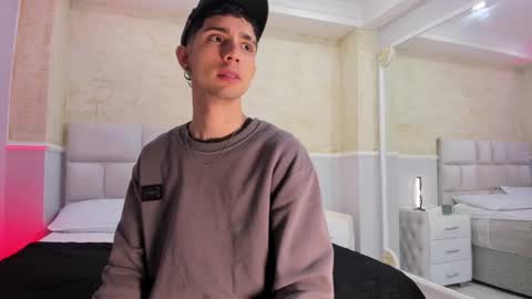 L I I A M online show from February 4, 4:15 am