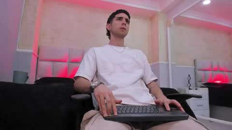 L I I A M online show from February 20, 11:09 am