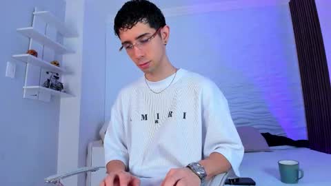 L I I A M online show from September 27, 6:13 pm