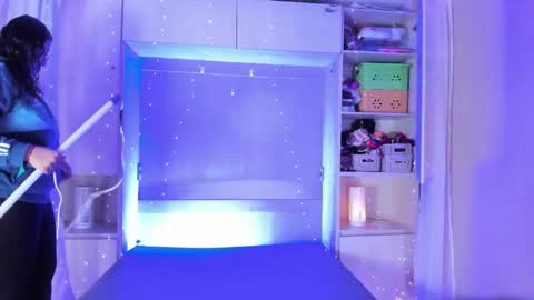         online show from January 15, 11:37 am