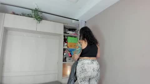         online show from April 13, 11:37 am