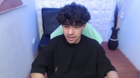 Snapshot of liil_boy chatting on November 13, 3:38 am Lil Boy- online show from November 13, 3:38 am