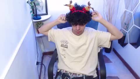 Snapshot of liil_boy chatting on December 2, 3:45 am Lil Boy- online show from December 2, 3:45 am