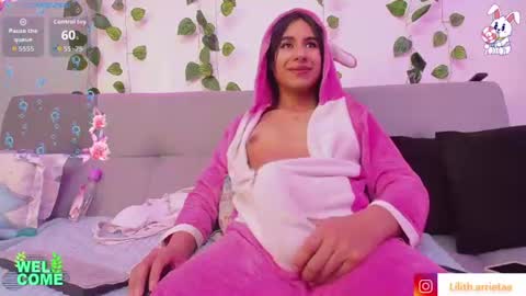liiliith_1 online show from July 7, 5:10 am