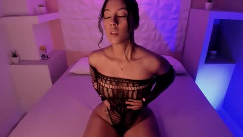 Snapshot of liizjones chatting on October 14, 4:41 pm LiizJones online show from October 14, 4:41 pm