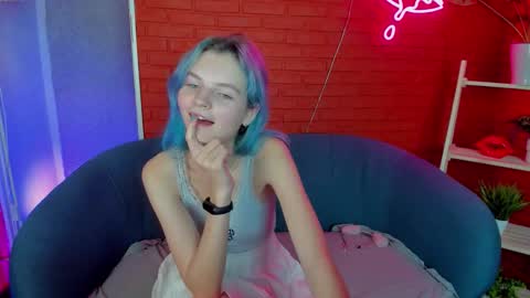 Snapshot of lika_sky chatting on October 12, 4:22 am lika_sky online show from October 12, 4:22 am