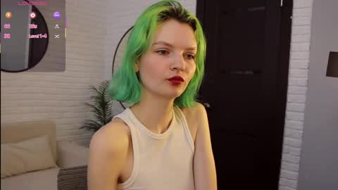 Snapshot of lika_sky chatting on April 19, 6:24 am lika_sky online show from April 19, 6:24 am