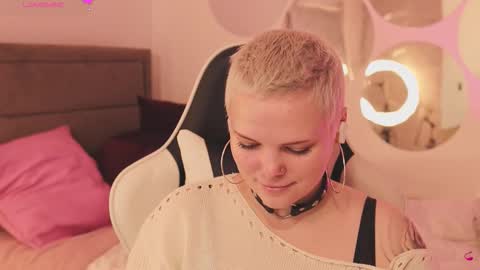 likaaberry online show from January 18, 1:04 pm