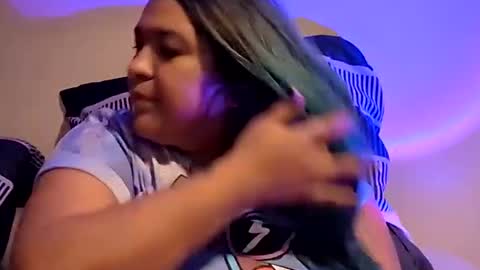 Snapshot of likeadrugg chatting on December 27, 6:35 am DRUG online show from December 27, 6:35 am